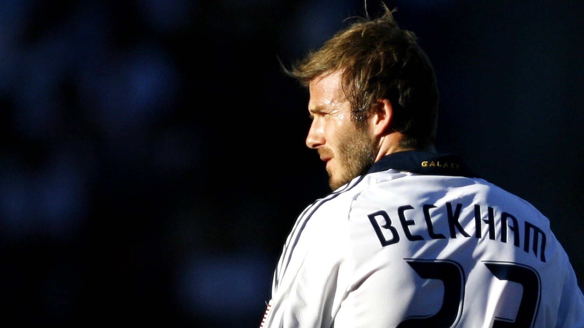 利物浦惊天逆转!欧冠新传奇:1-0战胜皇马,麦卡利破门,阿诺德闪耀全场