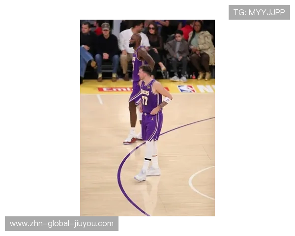 东契奇远投命中，独行侠完成关键拉分